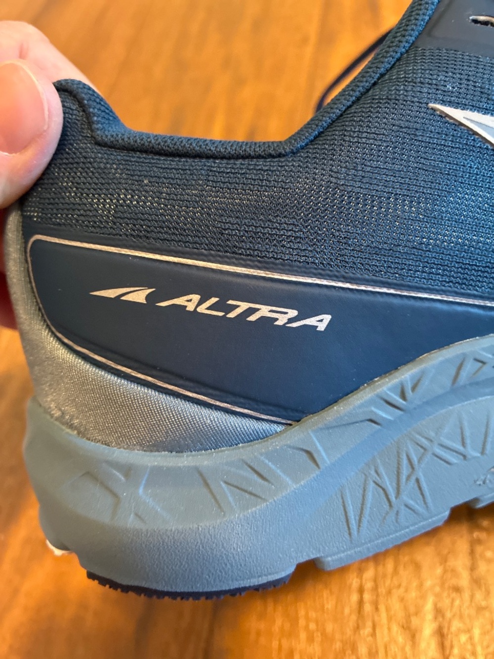 Altra Paradigm New without box, women's size 10 - Picture 6 of 7